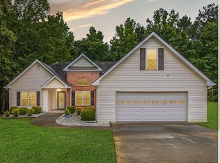 25 Summer Walk Cir, Covington, GA 30016