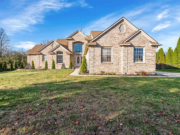 2nd image of 2481 River Woods Dr N