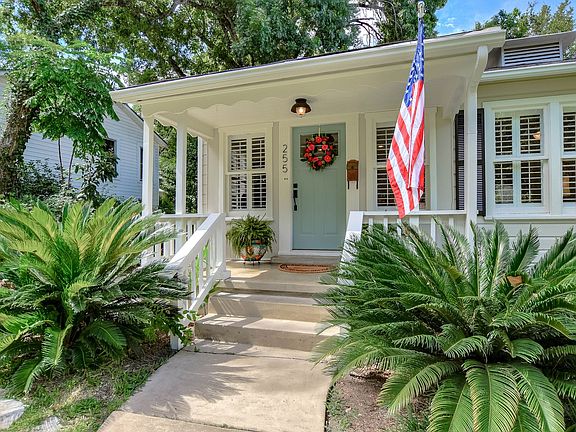 3rd image of 255 E Fair Oaks Pl