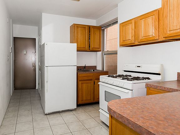 5th image of 246 E 53rd St APT 19