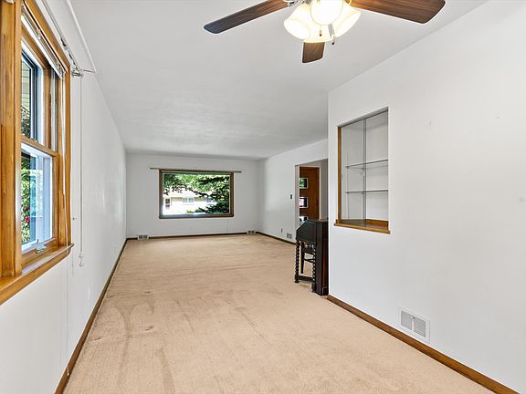 5th image of 509 S Greenfield Ave