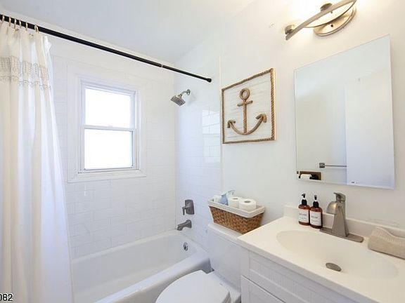 5th image of 110 E Passaic Ave #2