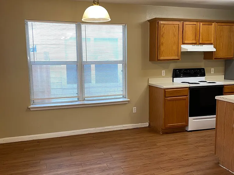2400 Riddle Rd #B — Photo 13