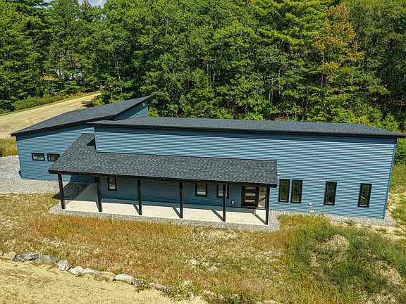 3rd image of 10  Ice Pond  Lane