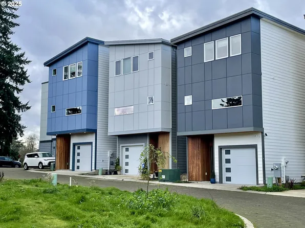 9023 NE Hoyt St, Portland, OR 97220