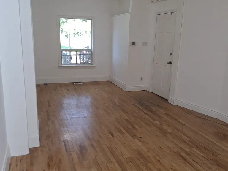 33 Woodward Ave #MAIN — Photo 3