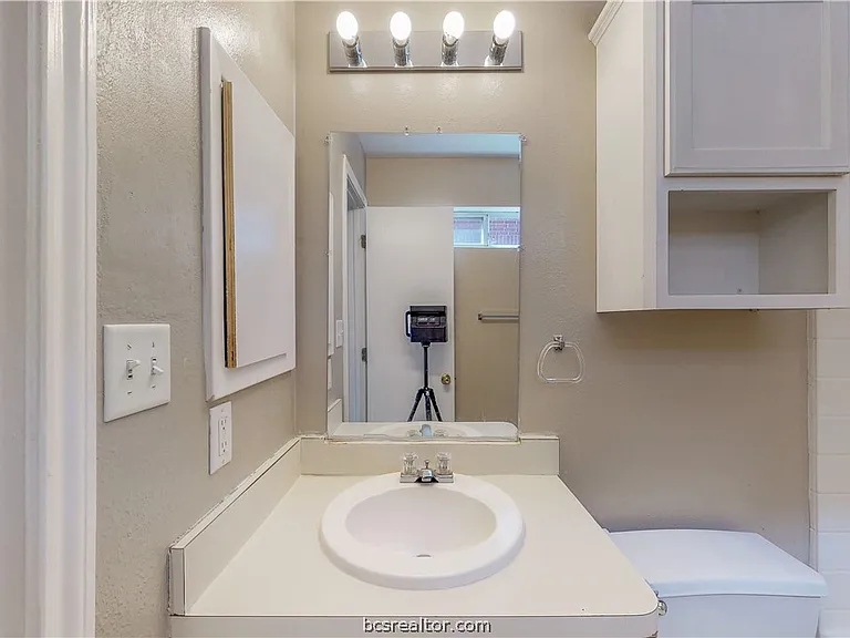 1509 Hollowhill Dr #A — Photo 16