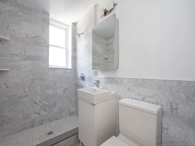 130 E 37th St #5N — Photo 5