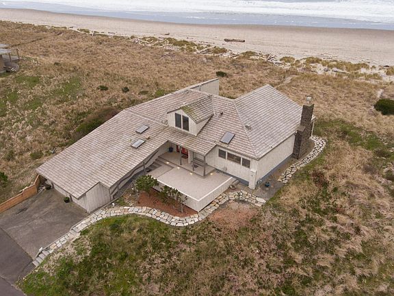 3rd image of 363 Salishan