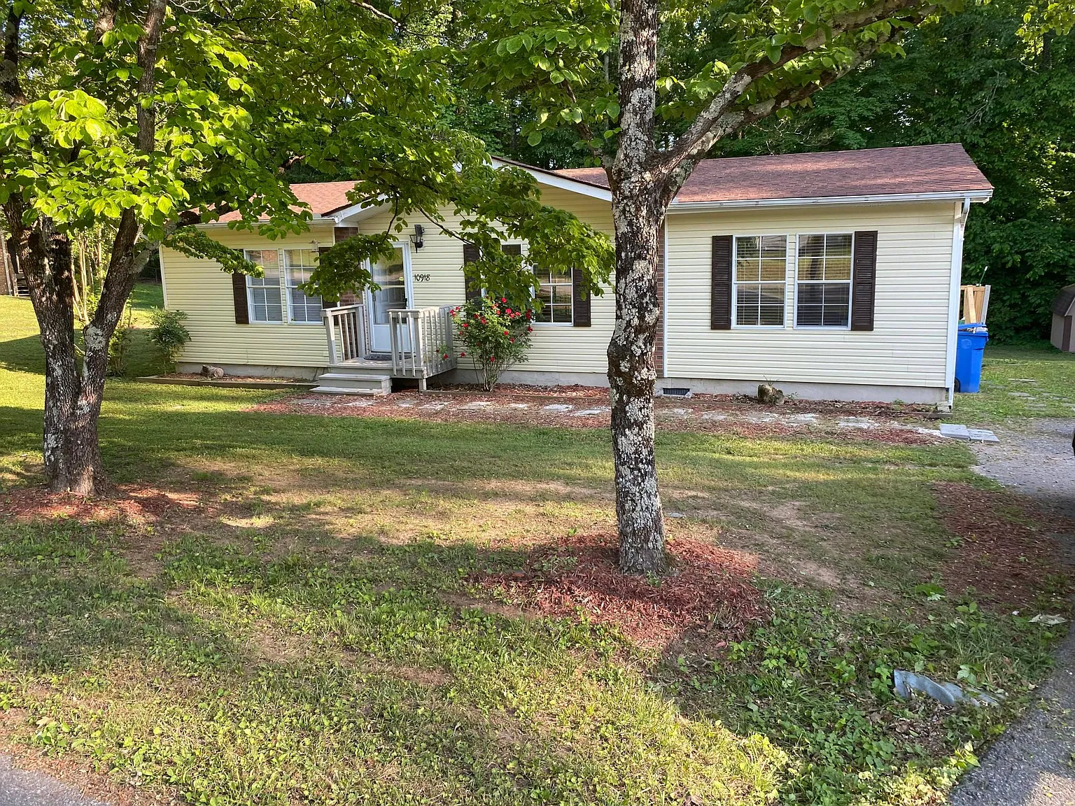 3 bed, 1206 sqft, $1,200 — Photo 1