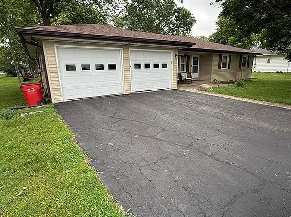 406 N Union St, Yates City, IL 61572