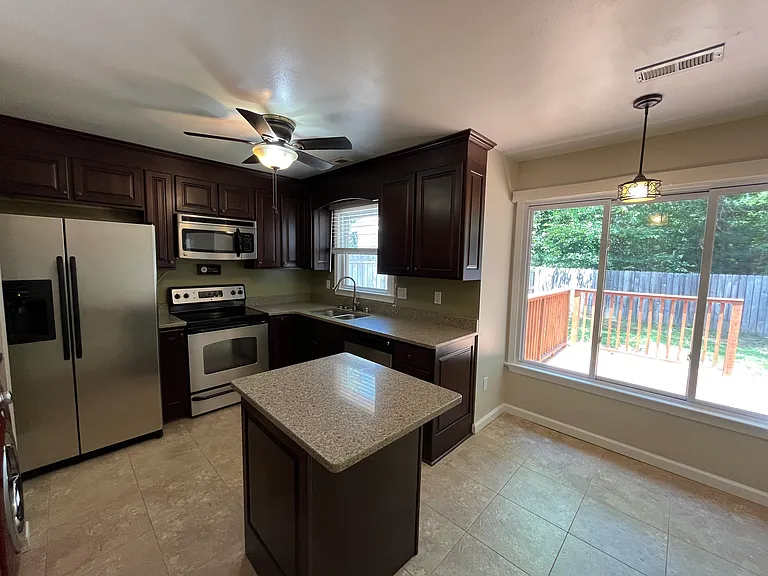 417 Bryan Ct — Photo 5