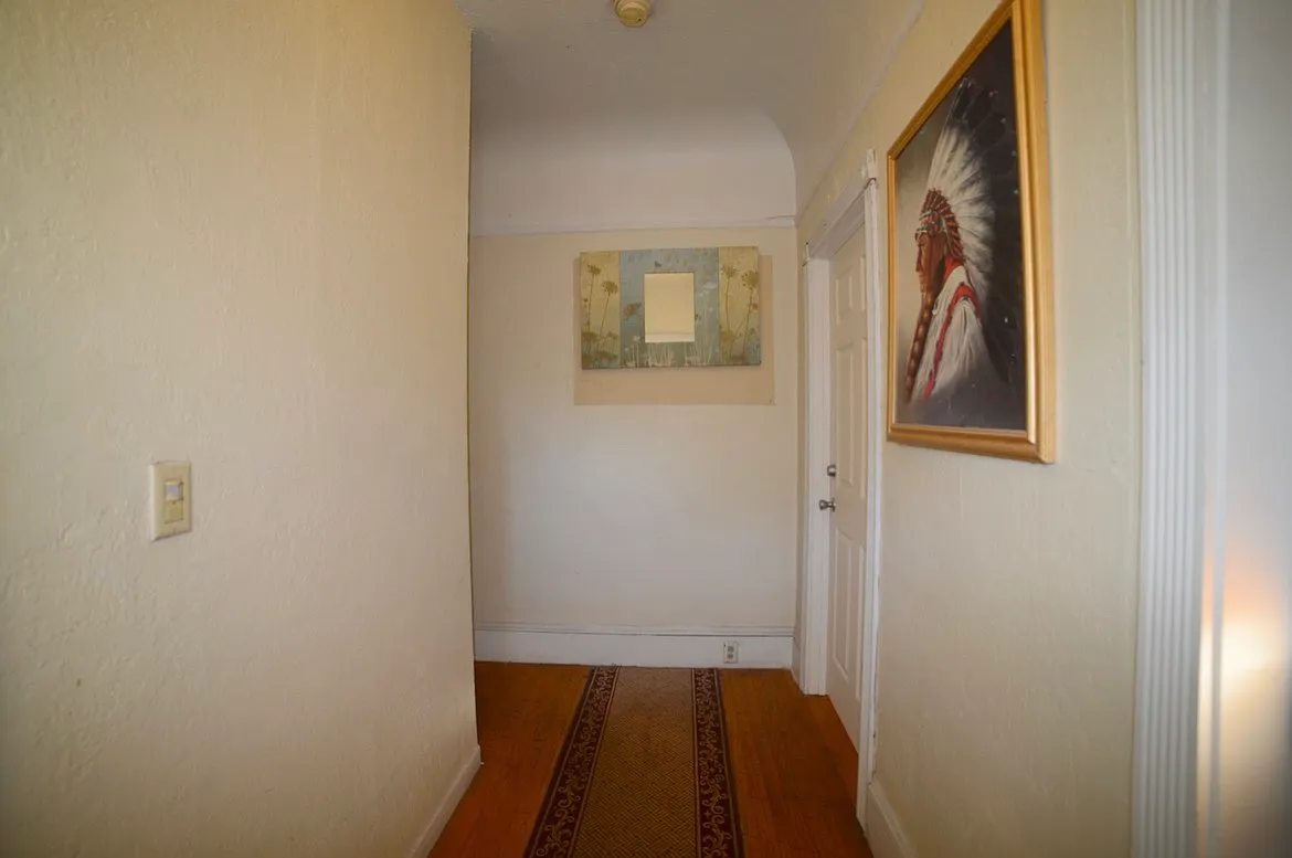 8 bed, $1,200 — Photo 2