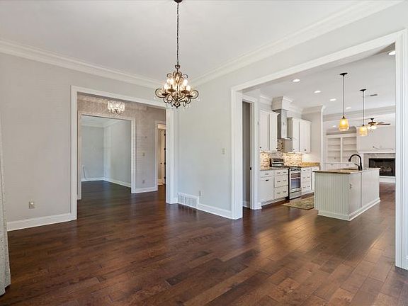 3rd image of 5168 Barry Rd