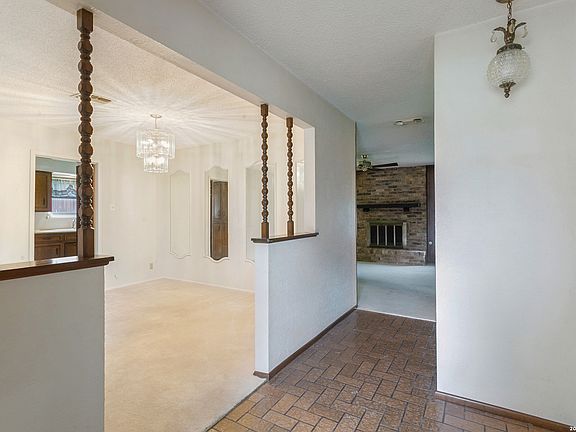 3rd image of 607 AMISTAD BLVD