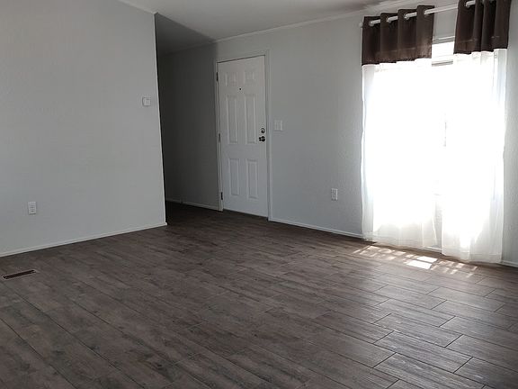 Spacious, Modern Open Concept