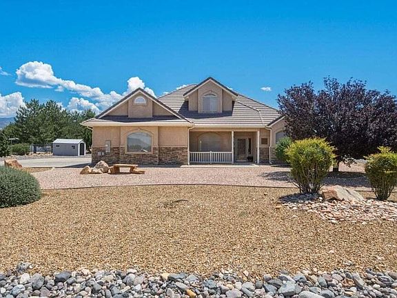 3rd image of 764 E Dammeron Valley Dr W