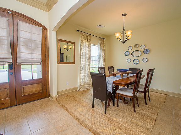 Spacious Dining Room