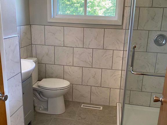 2nd image of 204 Hicks Ln #0
