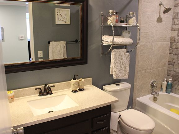 5th image of 6844 Hyde Park Dr Unit F