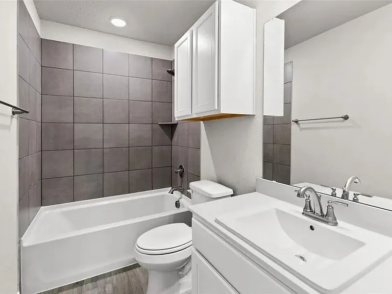 2820 Percheron Dr — Photo 23