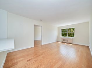 7525 153rd St APT 405, Flushing, NY 11367