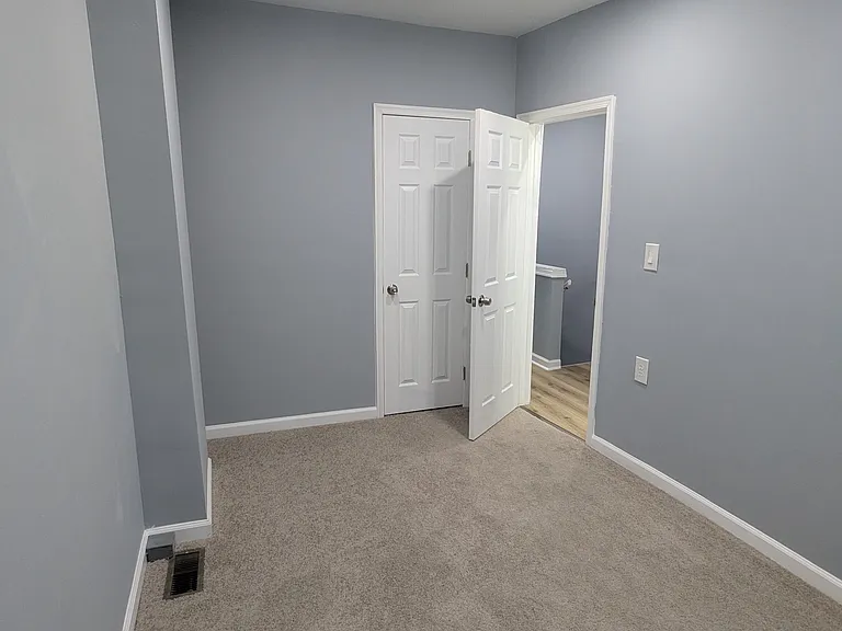 1726 Carswell St — Photo 31