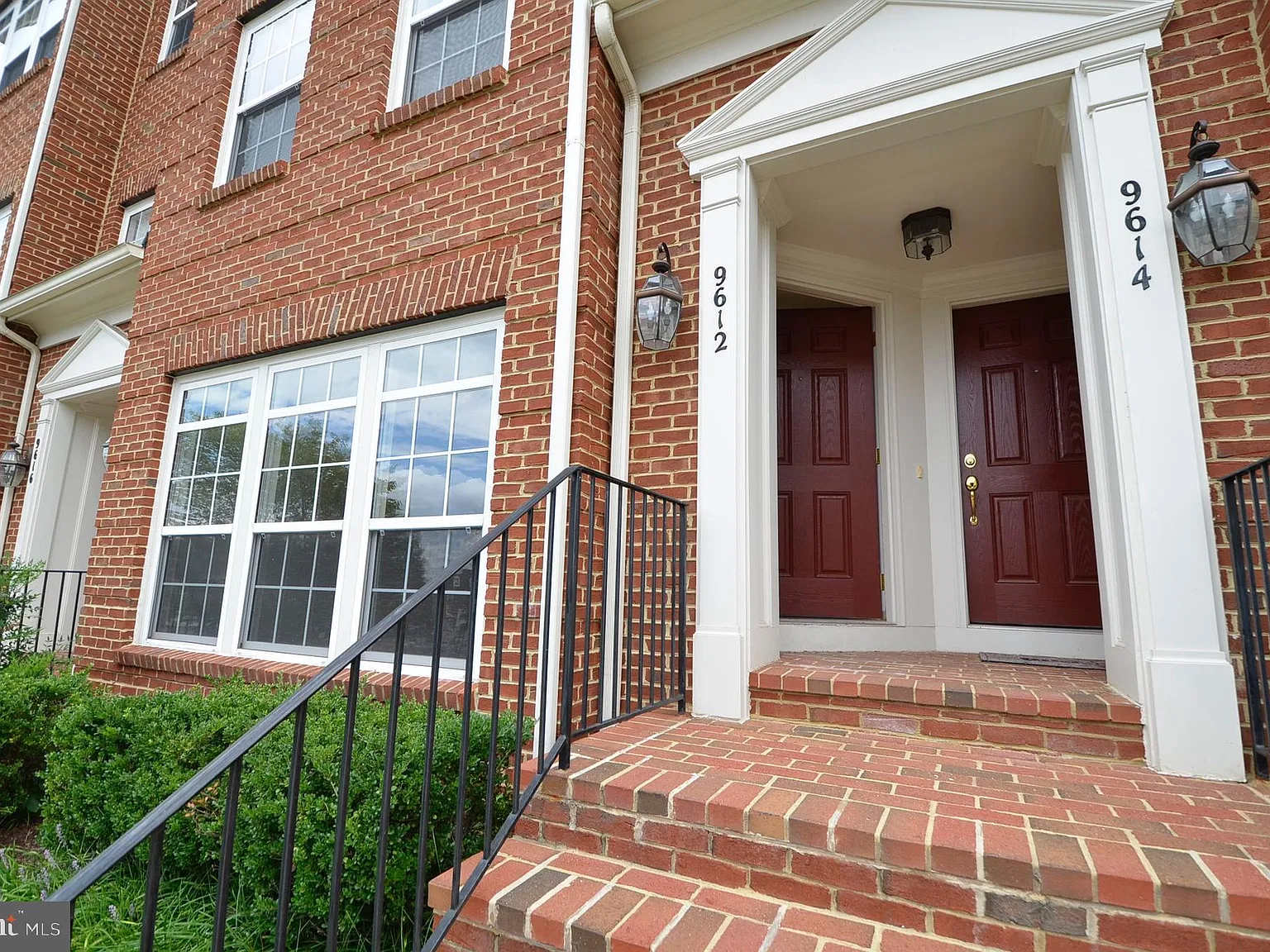 The Townes Condominium — Photo 3