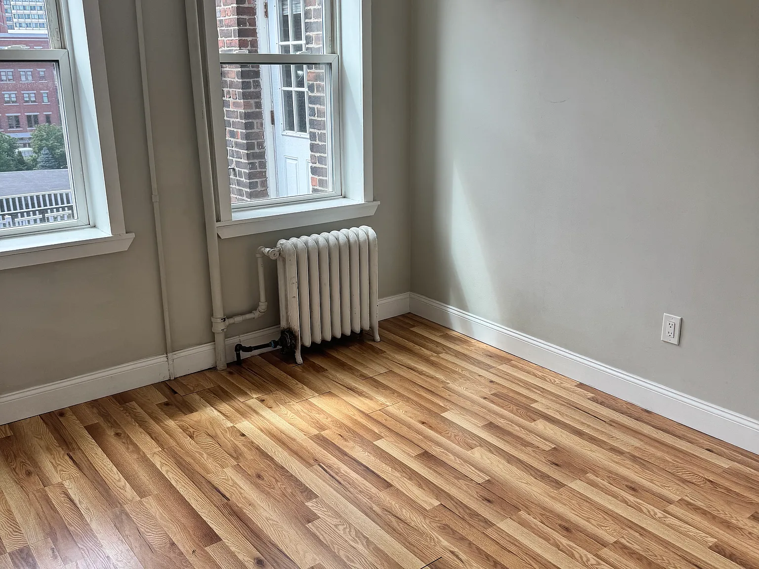 2 bed, 1.0 bath, $2,880 — Photo 2