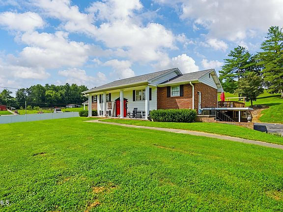 3rd image of 635 Old Union Rd