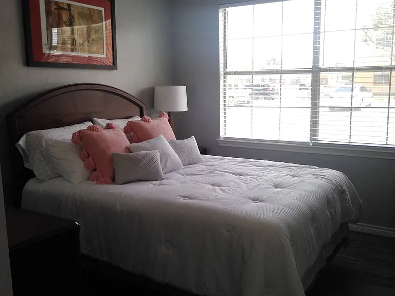 Mission Del Rio Apartment Homes — Photo 5