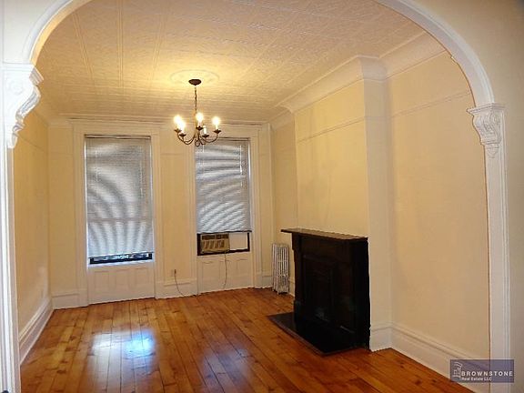 2nd image of 505 Henry St APT 1A