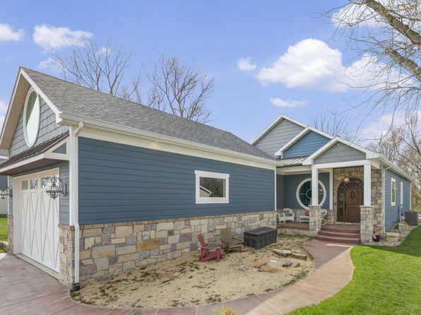 21373 Sail Bay Dr, Cassopolis, MI 49031