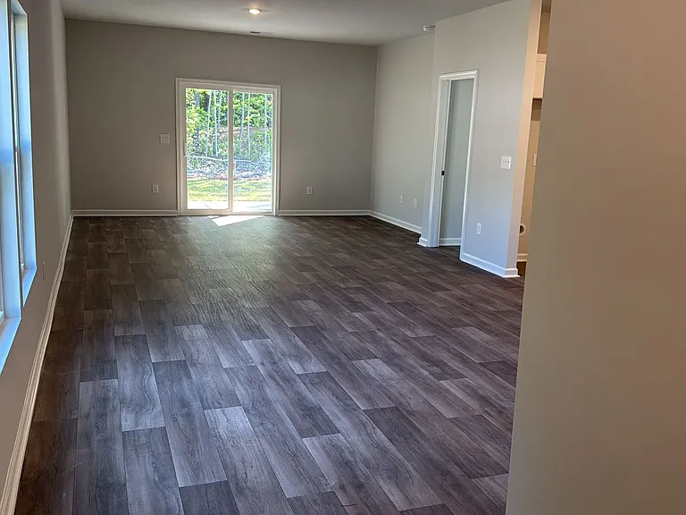 1016 Harbor Dr — Photo 3