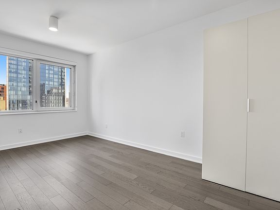 4th image of 2922 Northern Blvd APT 1105