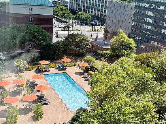Pool from 16th floor with view of NYC