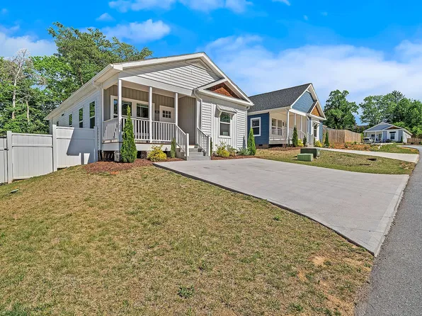 121 Bellamy Rd, Asheville, NC 28806