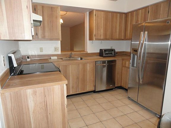 3rd image of 6585 Kensington Ln APT 101