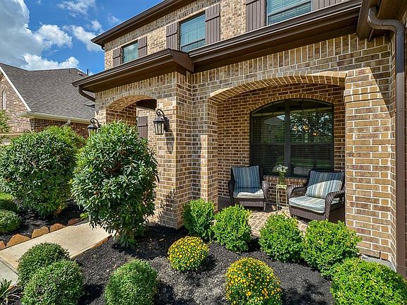 3rd image of 10623 Grace Hollow Dr