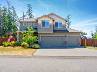 922 Cove View Cir, Oak Harbor, WA 98277