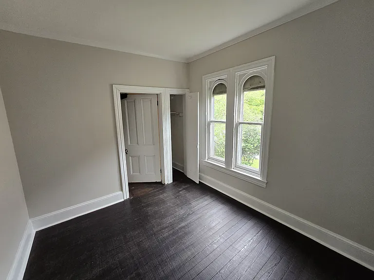 129 N State St — Photo 10