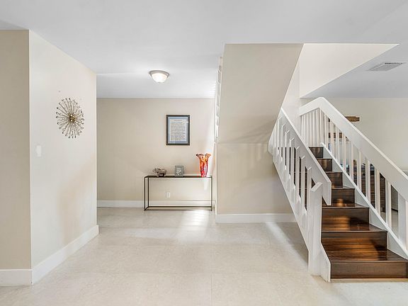 2nd image of 6044 Glendale Drive