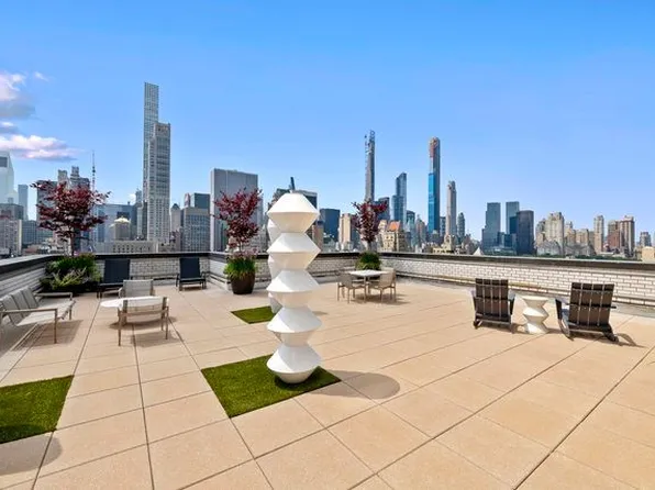 650 Park Avenue image 32 of 34