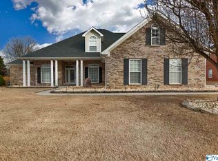 7019 Greystone Ln SE, Owens Cross Roads, AL 35763