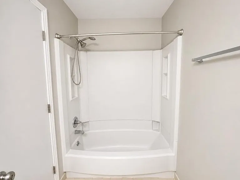 125 Mossland Dr — Photo 28