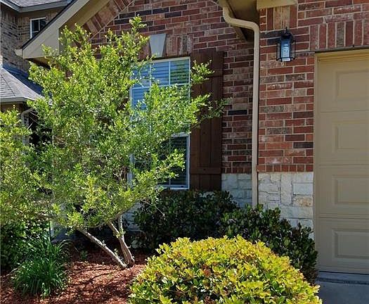 2nd image of 16040 Crosslake Ct