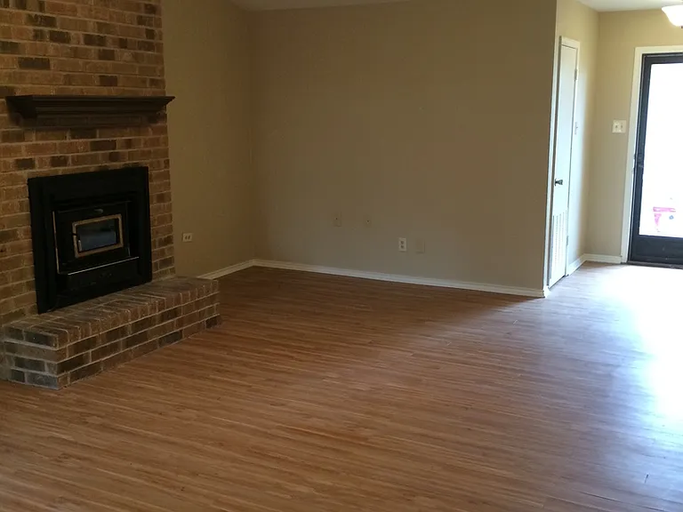 10616 Debbie Ln — Photo 4