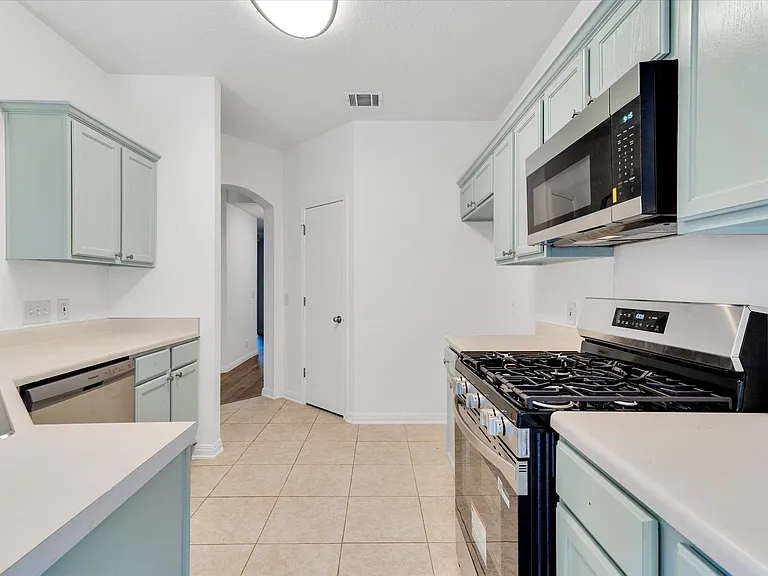 1707 Primrose Ln — Photo 11