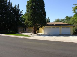 975 Singingwood Dr, Reno, NV 89509