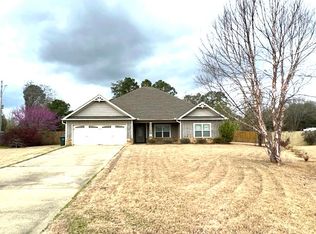 16 Night Hawk Ct, Fort Mitchell, AL 36856
